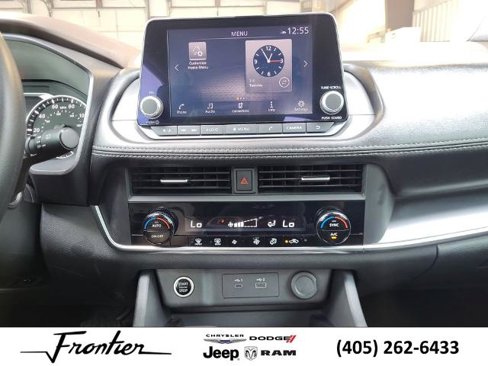 Used 2023 Nissan Rogue SV image 17
