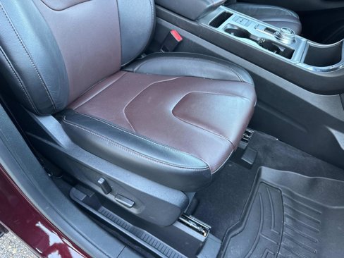 Used 2022 Ford Edge Titanium w/ Equipment Group 301A image 10