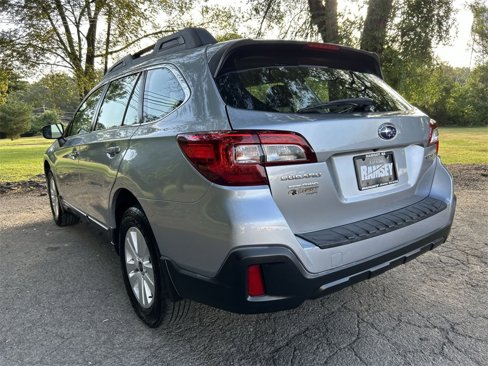 Used 2019 Subaru Outback 2.5i image 6