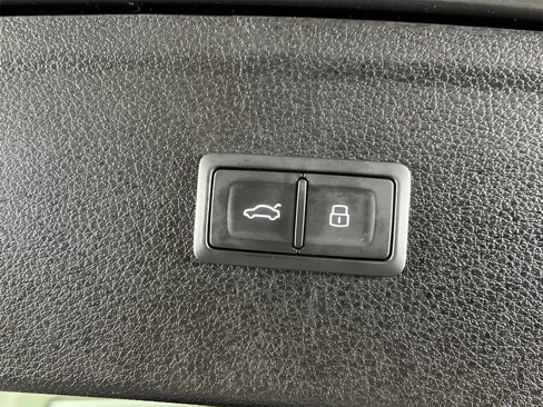 Used 2023 Audi Q5 2.0T Premium w/ Convenience Package image 22