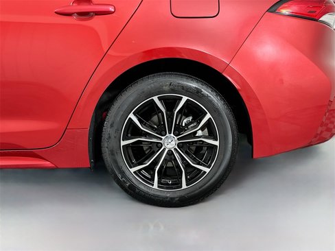 Used 2021 Toyota Corolla LE image 28