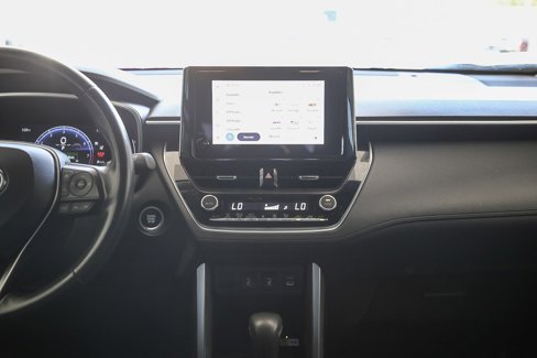 Used 2023 Toyota Corolla Cross XLE image 14