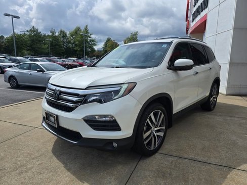 Used 2018 Honda Pilot Touring image 3