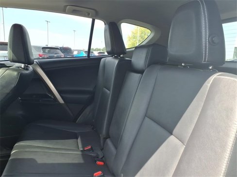 Used 2018 Toyota RAV4 Platinum image 25