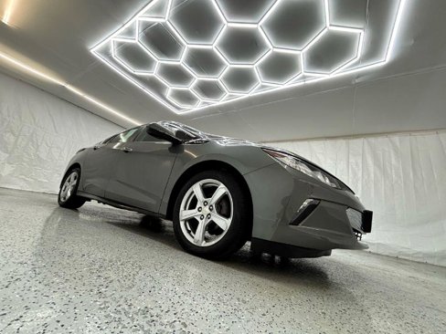 Used 2017 Chevrolet Volt LT w/ Comfort Package image 10