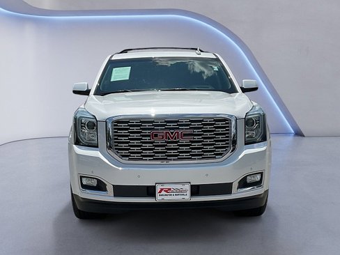Used 2018 GMC Yukon Denali image 8