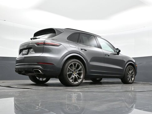 Certified 2020 Porsche Cayenne E-Hybrid w/ Premium Plus Package image 37