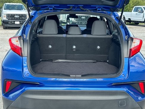 Used 2022 Toyota C-HR XLE image 22