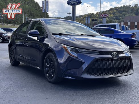 Used 2022 Toyota Corolla LE image 1