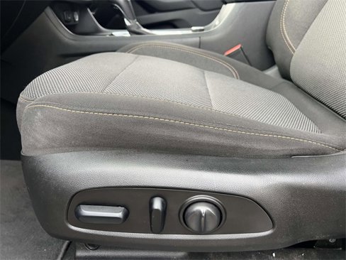 Used 2019 Chevrolet Traverse LT image 18
