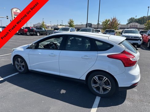 Used 2014 Ford Focus SE w/ SE Sport Package image 4