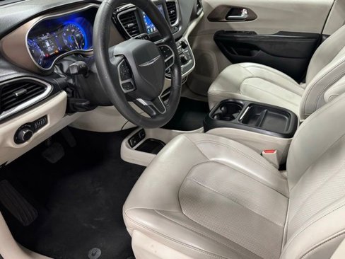 Used 2021 Chrysler Voyager Lxi image 11