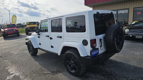 Used 2015 Jeep Wrangler Unlimited Sahara image 2