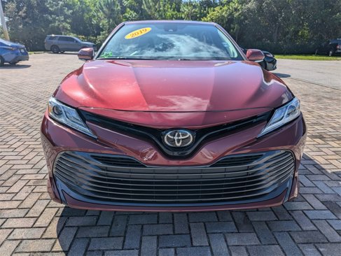 Used 2019 Toyota Camry XLE image 2