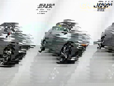 New 2025 Hyundai Elantra SEL image 1