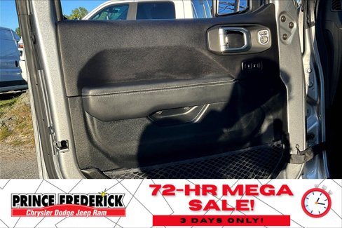 Used 2020 Jeep Gladiator Overland image 17