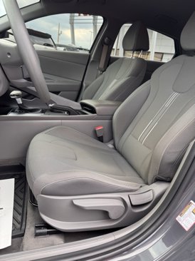 Used 2024 Hyundai Elantra SEL image 9