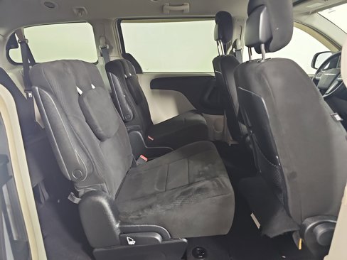 Used 2012 Chrysler Town & Country Touring image 24