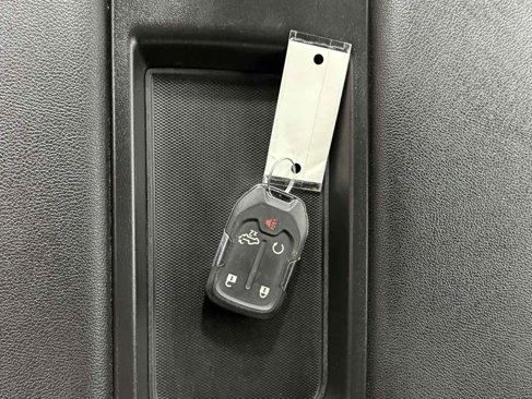 Used 2021 Chevrolet Silverado 1500 LT image 29