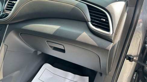 Used 2019 Chevrolet Trax LT w/ LT Convenience Package image 48