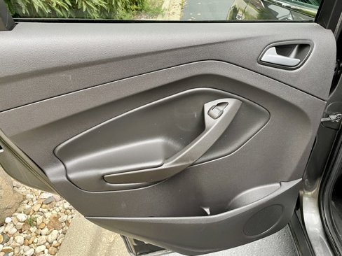 Used 2015 Ford Escape SE image 15