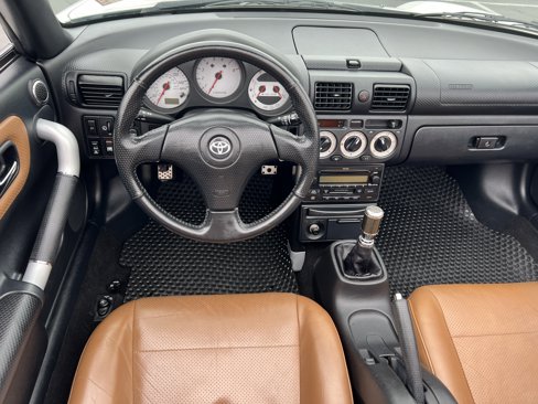 Used 2004 Toyota MR2 image 25