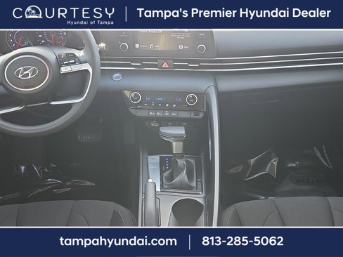 Used 2023 Hyundai Elantra SEL image 13