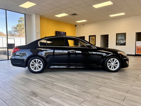 Used 2013 Hyundai Genesis 3.8 image 5