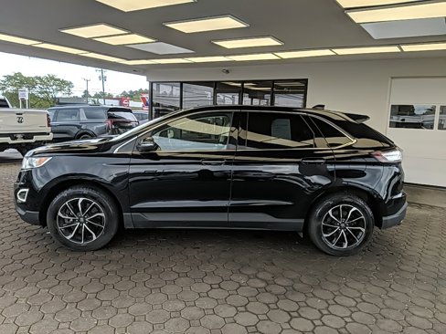 Used 2017 Ford Edge Titanium w/ Equipment Group 301A image 8