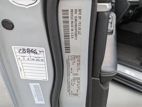 Certified 2023 Jeep Grand Cherokee Limited image 33