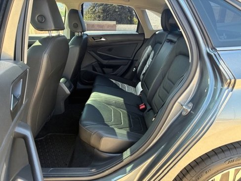 Used 2020 Volkswagen Jetta SEL Premium image 19