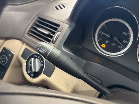 Used 2010 Mercedes-Benz C 300 4MATIC Sedan image 37