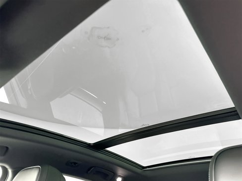 Used 2025 Porsche Macan image 33