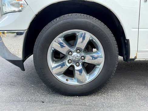 Used 2015 RAM 1500 SLT image 12