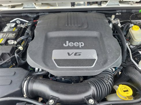 Used 2015 Jeep Wrangler Unlimited Sahara image 24