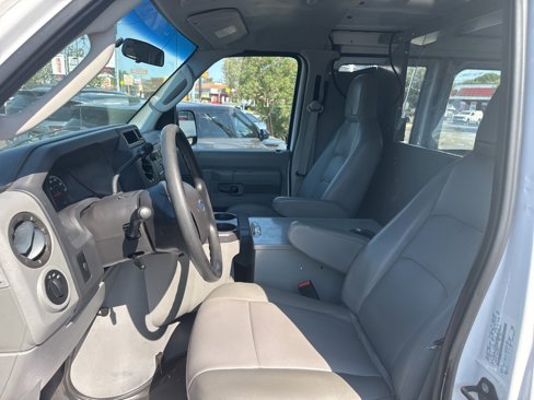 Used 2010 Ford E-250 and Econoline 250 image 7