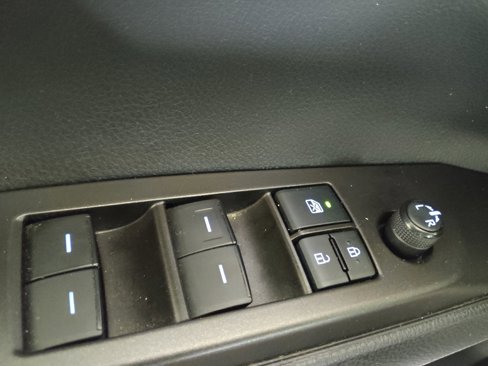 Used 2022 Toyota Camry LE image 27