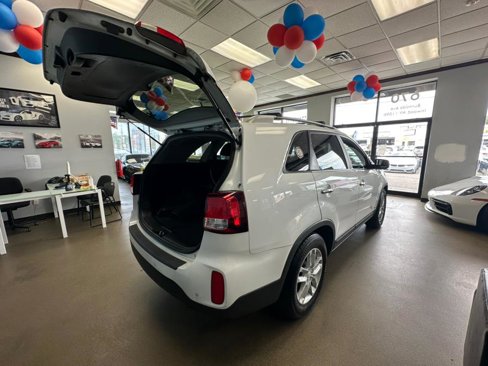 Used 2014 Kia Sorento LX image 27