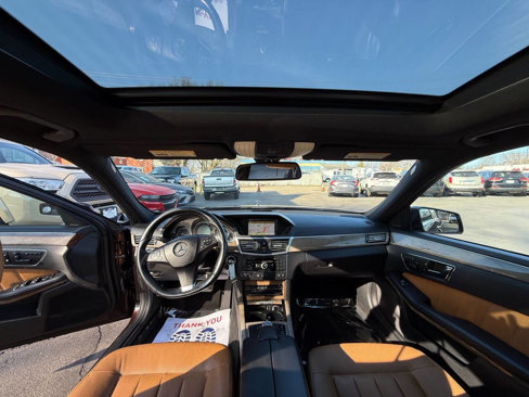 Used 2010 Mercedes-Benz E 550 4MATIC Sedan image 14
