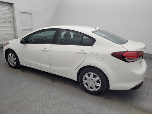 Used 2017 Kia Forte LX image 3
