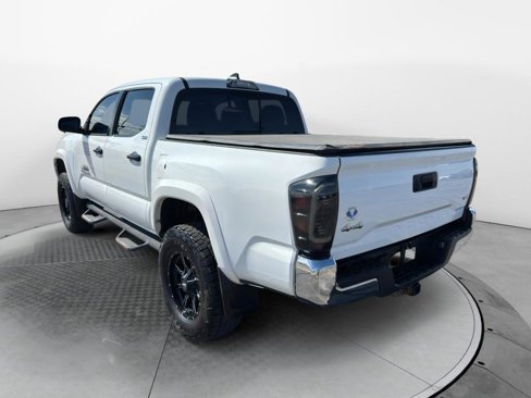 Used 2018 Toyota Tacoma SR5 image 3