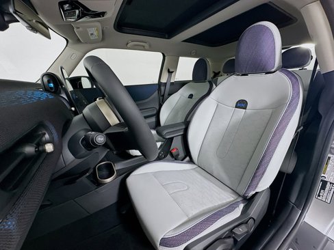 Certified 2025 MINI Cooper 2-Door Hardtop image 16
