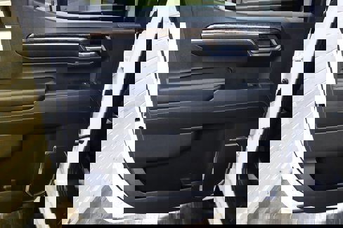 Used 2024 GMC Sierra 1500 Elevation image 39