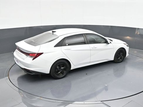 Used 2022 Hyundai Elantra SE image 61