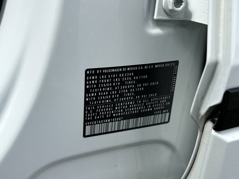 Used 2022 Volkswagen Tiguan SE R-Line image 34