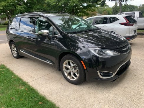 Used 2019 Chrysler Pacifica Limited w/ Advanced Safetytec Group image 1
