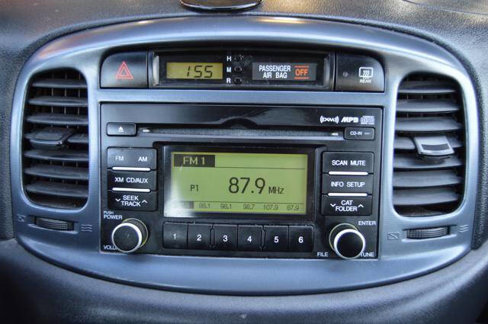Used 2009 Hyundai Accent SE image 23