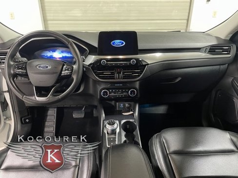 Used 2022 Ford Escape Titanium w/ Class II Trailer Tow Package image 13