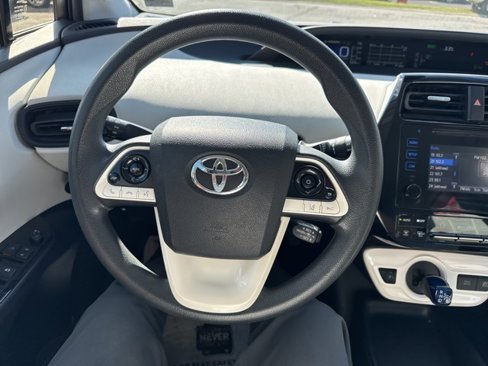 Used 2017 Toyota Prius Two image 15
