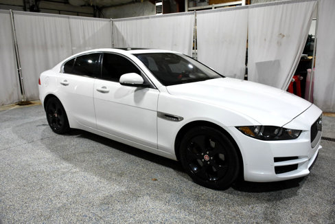 Used 2017 Jaguar XE image 7